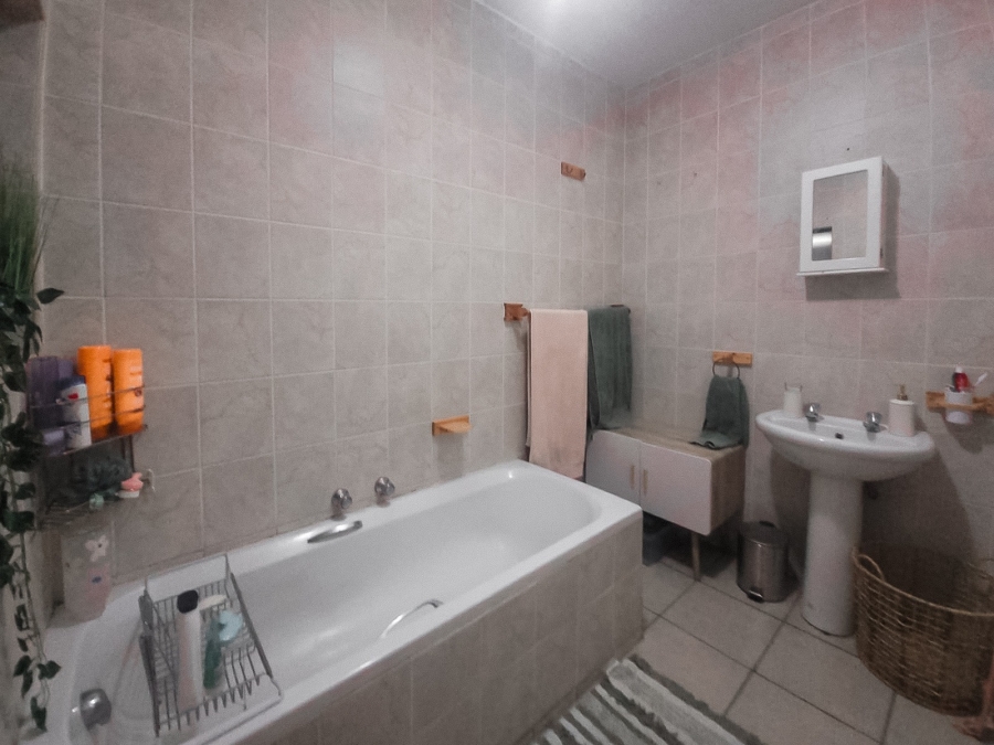 2 Bedroom Property for Sale in Die Bult North West